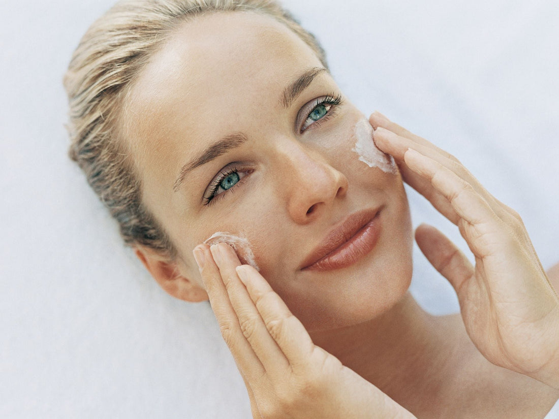 Niacinamida: Qué es, Beneficios y Cómo Usarla en tu Rutina Facial 2026 - mesoesbeauty